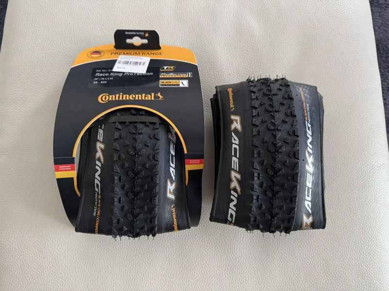 2+1 ks MTB lehkých plášťů CONTINENTAL Race King Protection 29x2,2 - 3 x 180 TPI