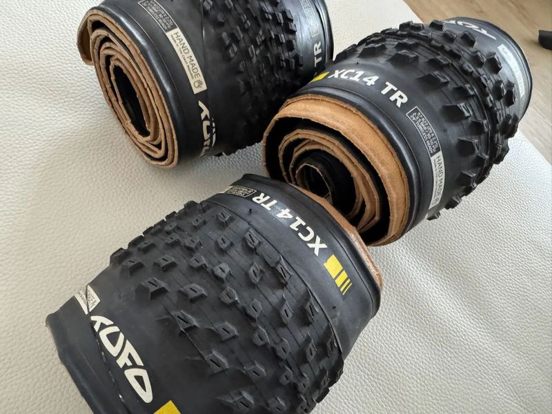 TOP MTB pláště 2 ks TUFO XC14 TR + 1 ks TUFO XC12 TR 