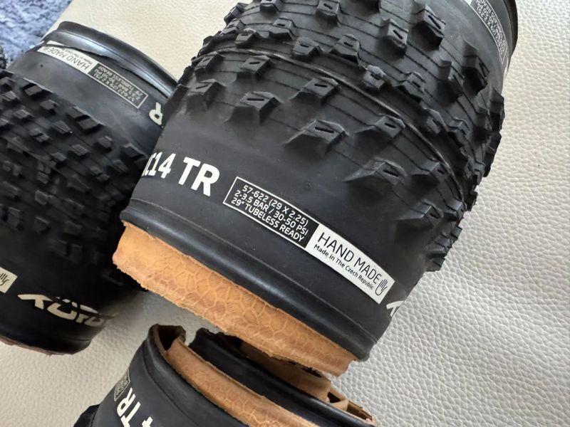 TOP MTB pláště 2 ks TUFO XC14 TR + 1 ks TUFO XC12 TR 