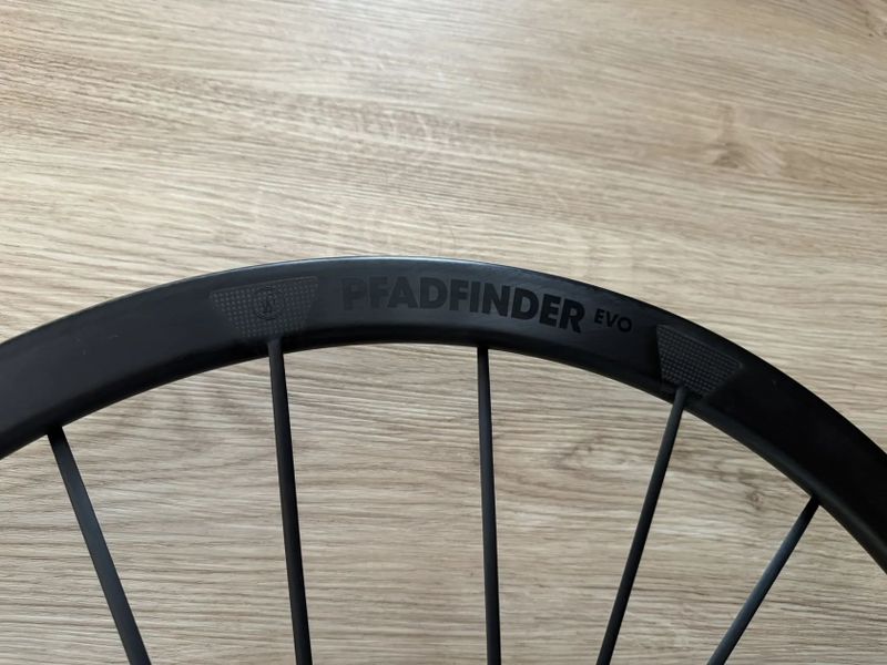 TOP kola LIGHTWEIGHT Pfadfinder EVO Black Edition - SRAM