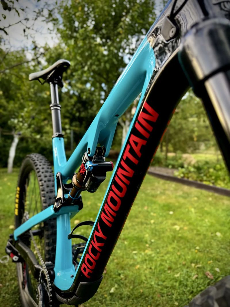 Rocky Mountain Instinct BC Carbon - velmi dobrý stav