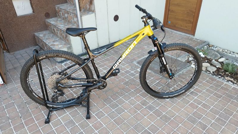 Juniorské kolo - Qayron Spyro MK3 5 Mustard/Black, velikost M