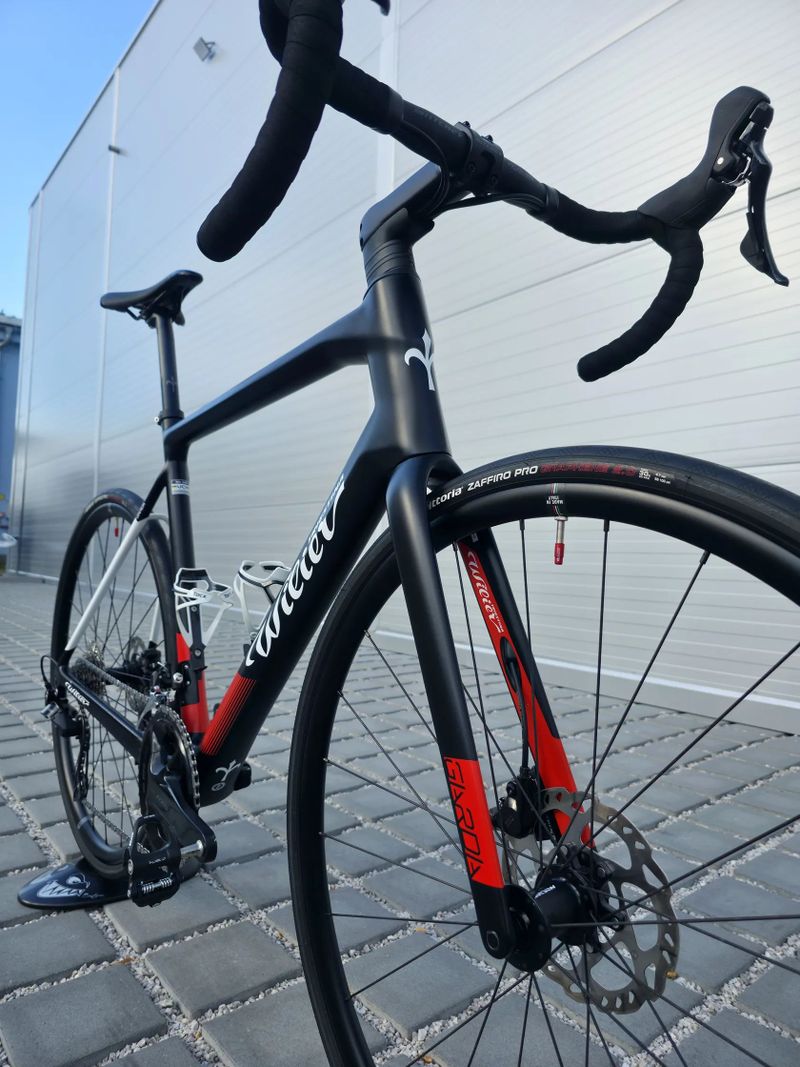 Silniční kolo Wilier Garda Carbon Disc 105 2025