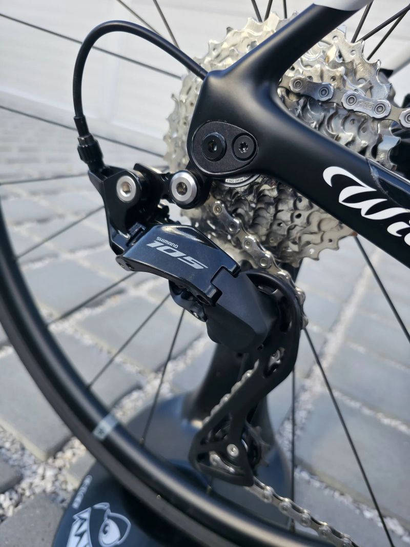 Silniční kolo Wilier Garda Carbon Disc 105 2025