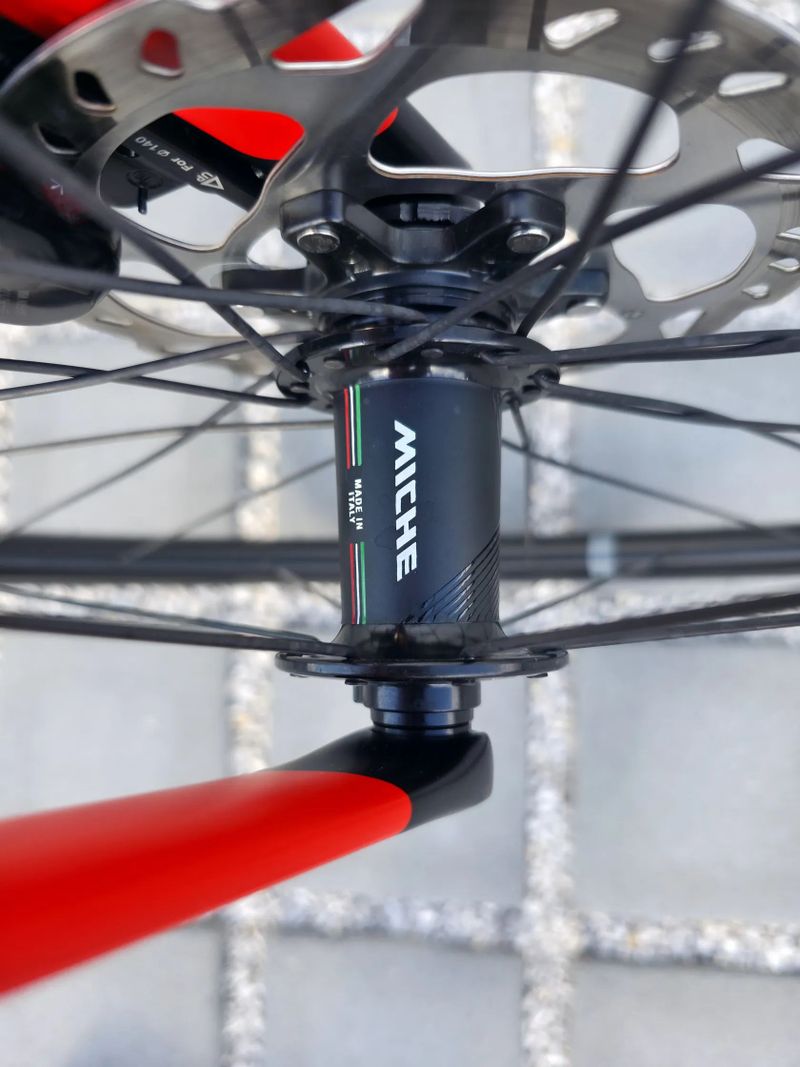 Silniční kolo Wilier Garda Carbon Disc 105 2025