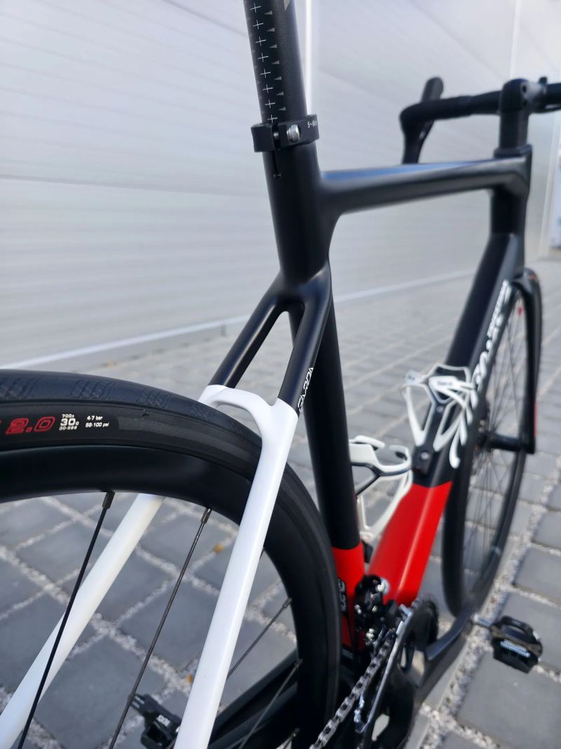 Silniční kolo Wilier Garda Carbon Disc 105 2025