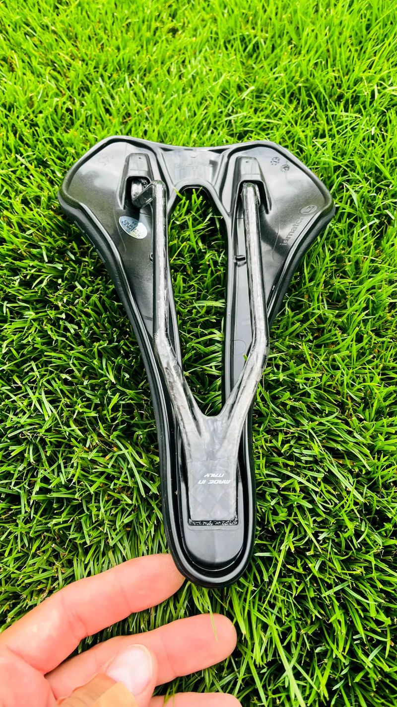 Selle Italia SLR Boost Kit Carbonio Superflow sedlo, 145 mm