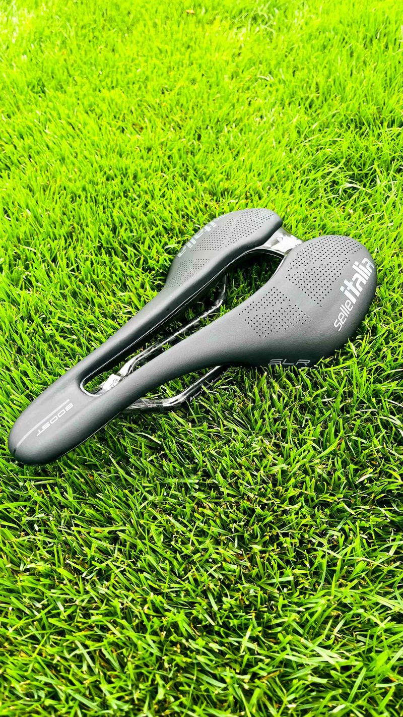 Selle Italia SLR Boost Kit Carbonio Superflow sedlo, 145 mm