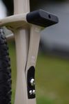 NOVÝ softail Lee Cougan RAMPAGE INNOVA – M - Full XT - Leo Paez Edition