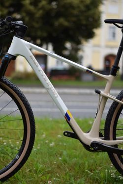 NOVÝ softail Lee Cougan RAMPAGE INNOVA – M - Full XT - Leo Paez Edition