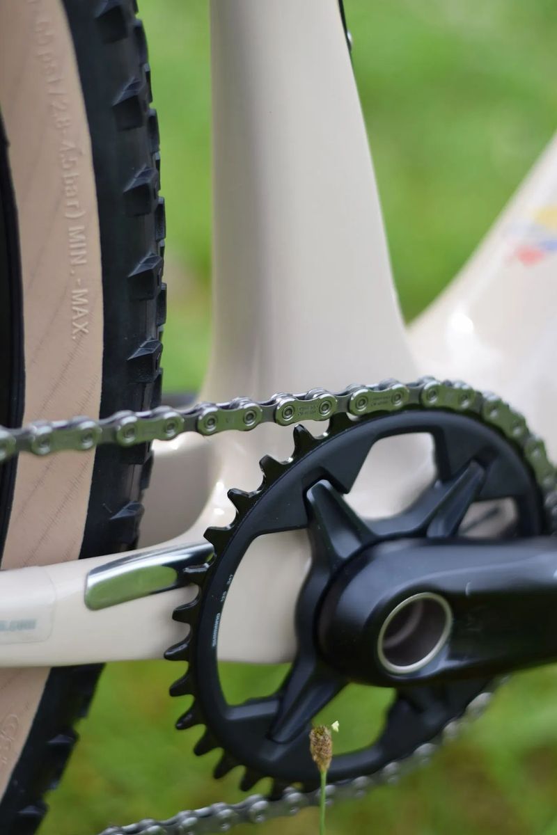 NOVÝ softail Lee Cougan RAMPAGE INNOVA – M - Full XT - Leo Paez Edition