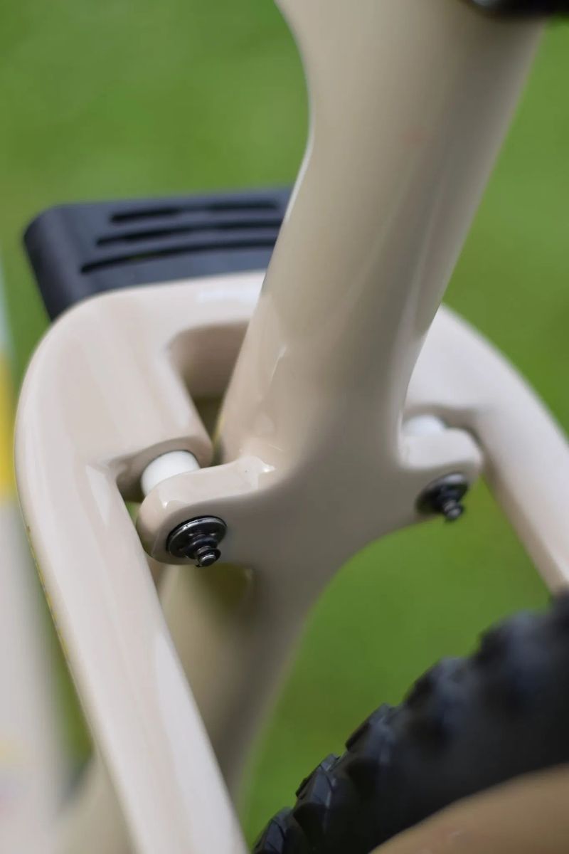 NOVÝ softail Lee Cougan RAMPAGE INNOVA – M - Full XT - Leo Paez Edition