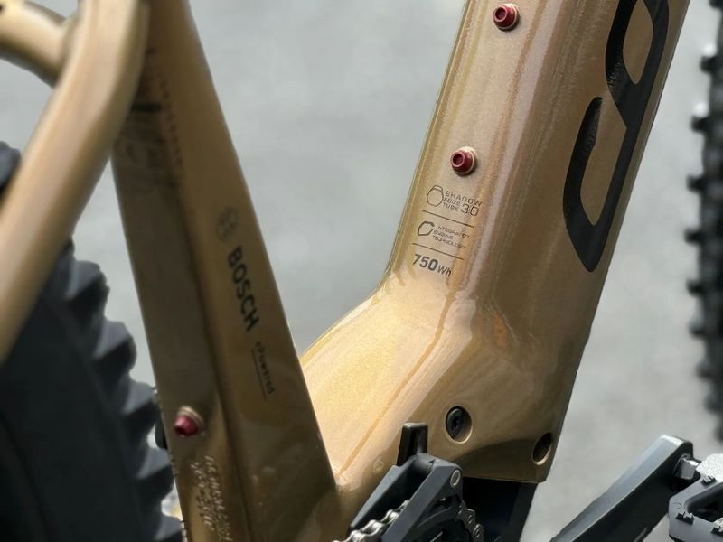 Nový elektrobicykel Corratec E-Power X-Vert FACTORY