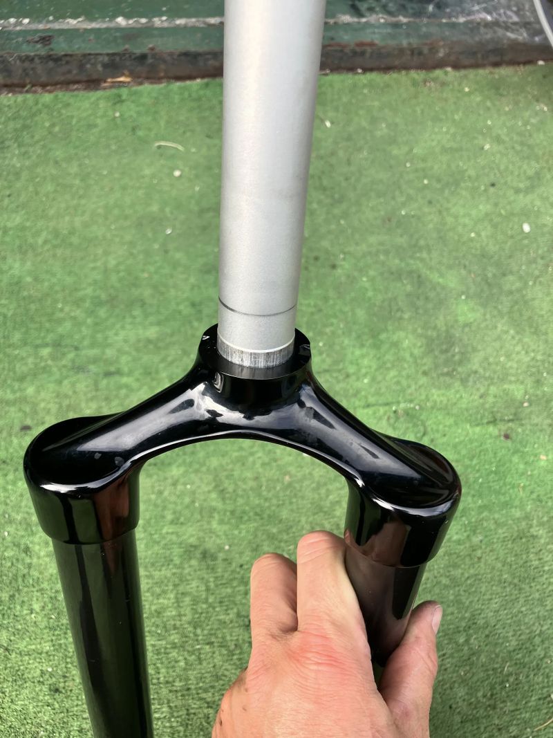 Karbonová MTB vidlice Force 27,5/29 palců