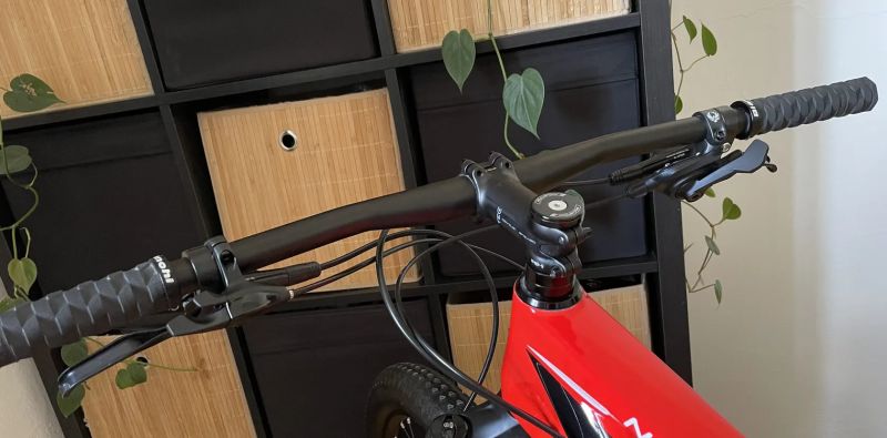 Bianchi Nitron 9.4 / Sram Eagle 1x12 / vel.L / zánovní