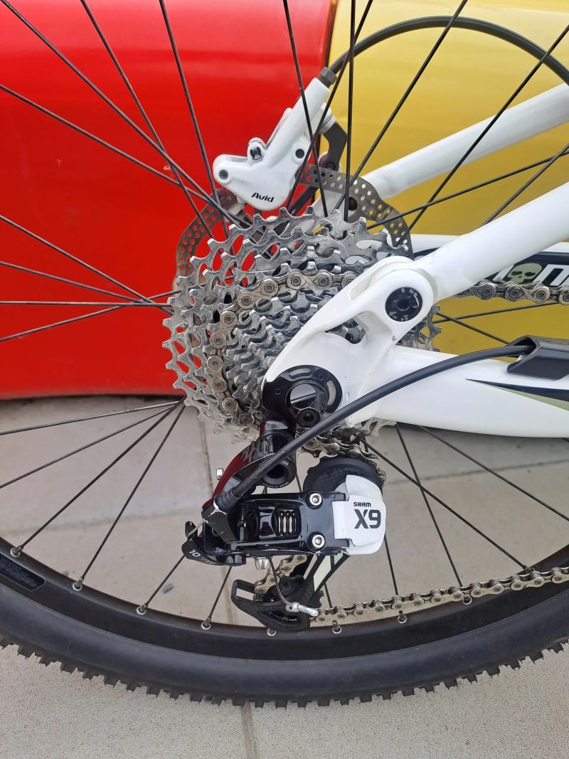 Kolo Celoodpruzene Cannondale 