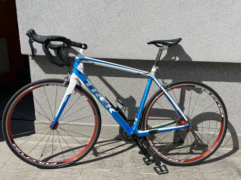 Trek Madone series 4.5 silniční karbonové kolo L 56 bílomodrá perleť