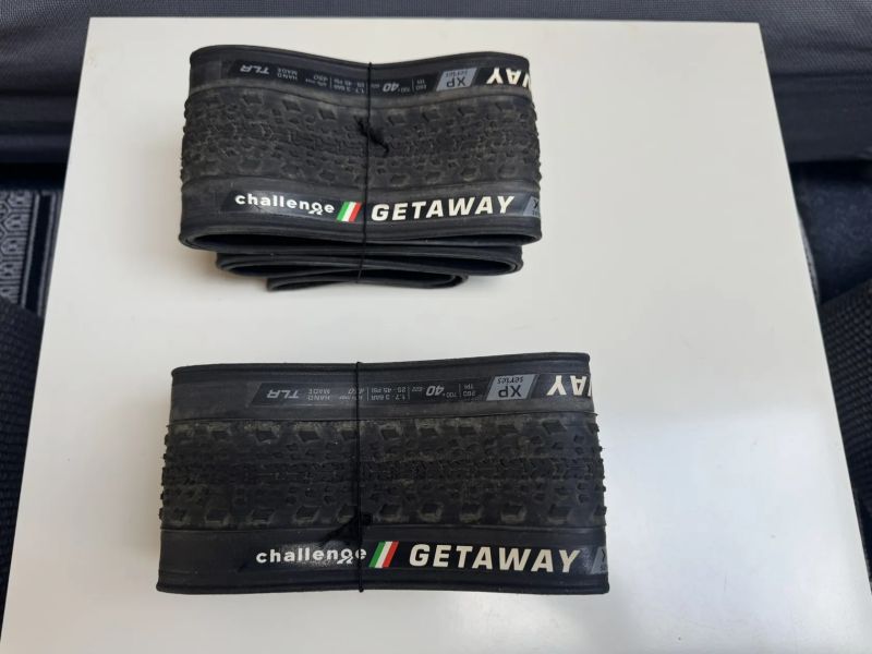 2ks TOP Gravel plášťů CHALLENGE Getaway XP TLR 40 - TPI 260