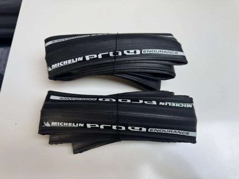 2ks plášťů MICHELIN Pro 4 Endurance 700 x 25