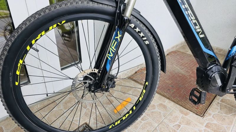 Horské elektrokolo Lectron Esconder MFX 29” – špičkový stav, rám 21”, najeto jen 888 km 