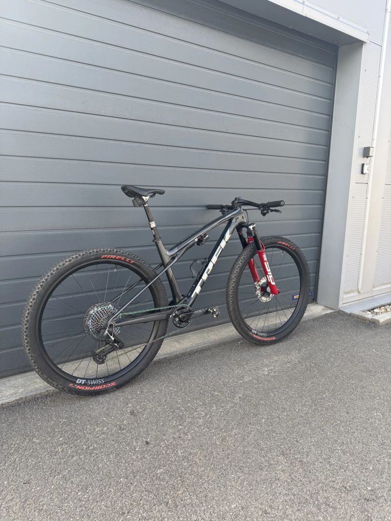 Trek Supercaliber SLR Gen 2 flight attendant vel. L 