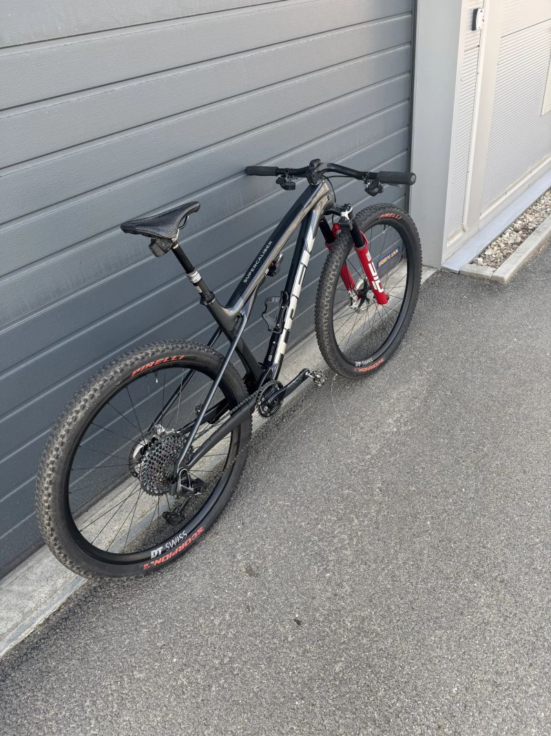Trek Supercaliber SLR Gen 2 flight attendant vel. L 