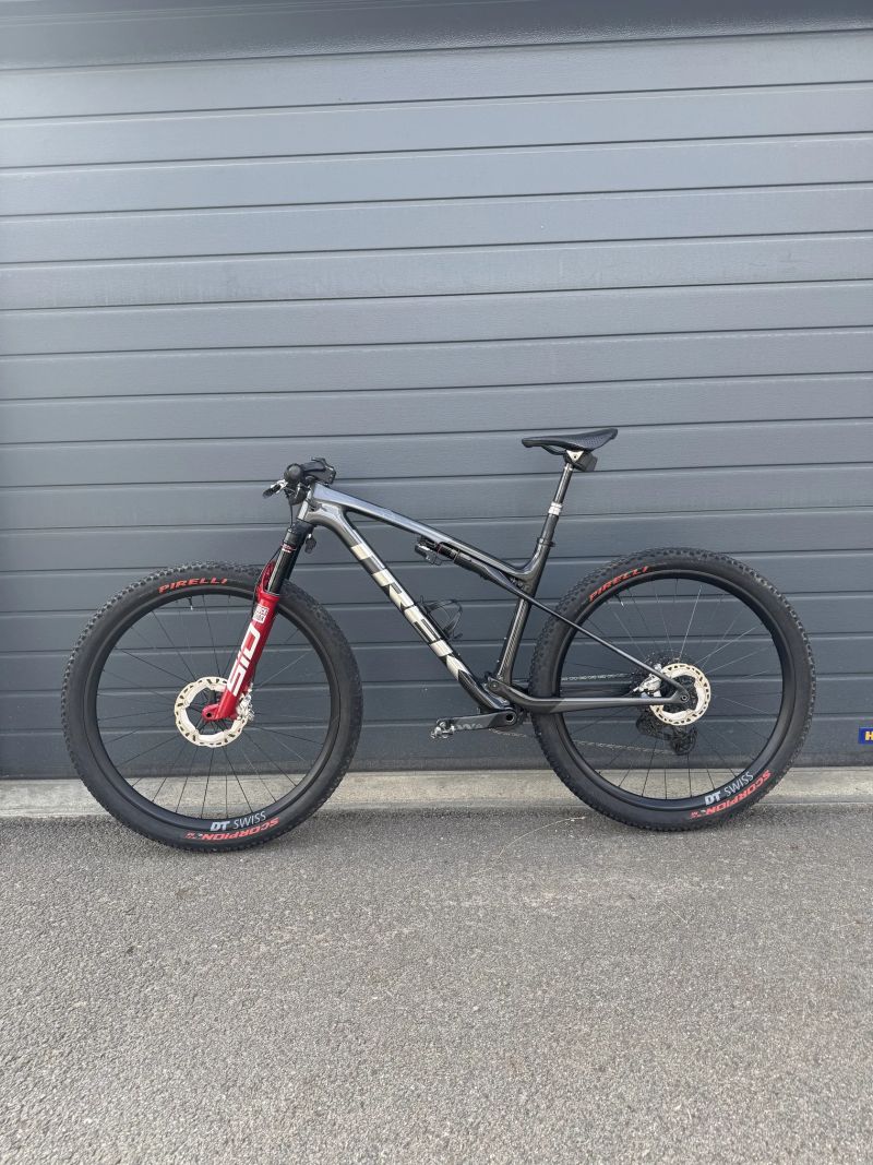 Trek Supercaliber SLR Gen 2 flight attendant vel. L 