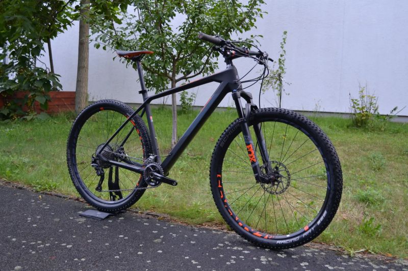 Cube Reaction C:62 Race Carbon´n´orange (XL)
