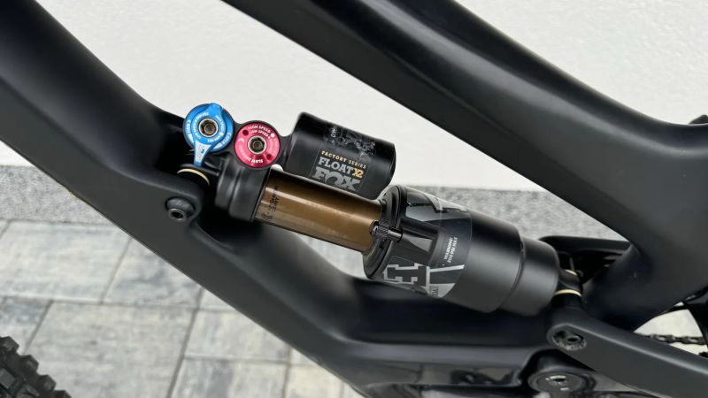 YT Capra Pro Race Black Magic L 2020