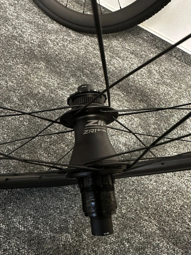 Prodám zapletená kola Reserve Wheels RSVr 40/44, 700c