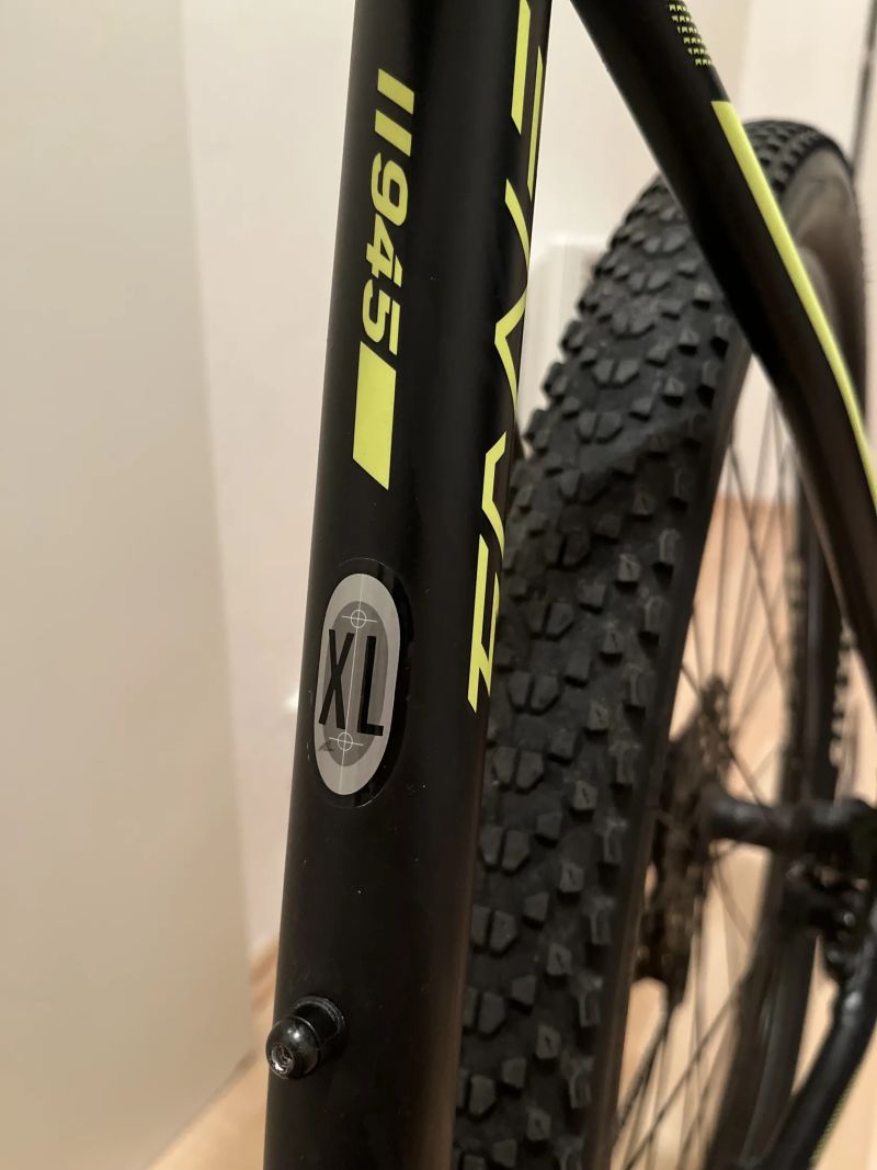 Scott Scale 945