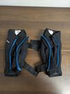 AMPLIFI Havok Knee zip chrániče kolen, černá L