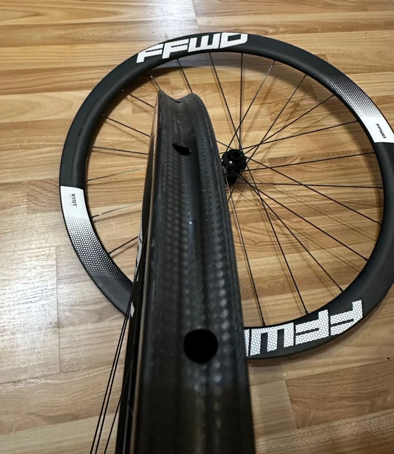 FFWD RYOT44, DT SWISS 240, galuska
