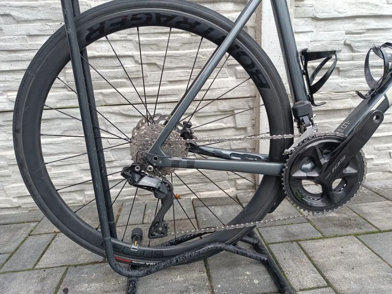 Trek emonda Di2 12 speed karbonová kola 
