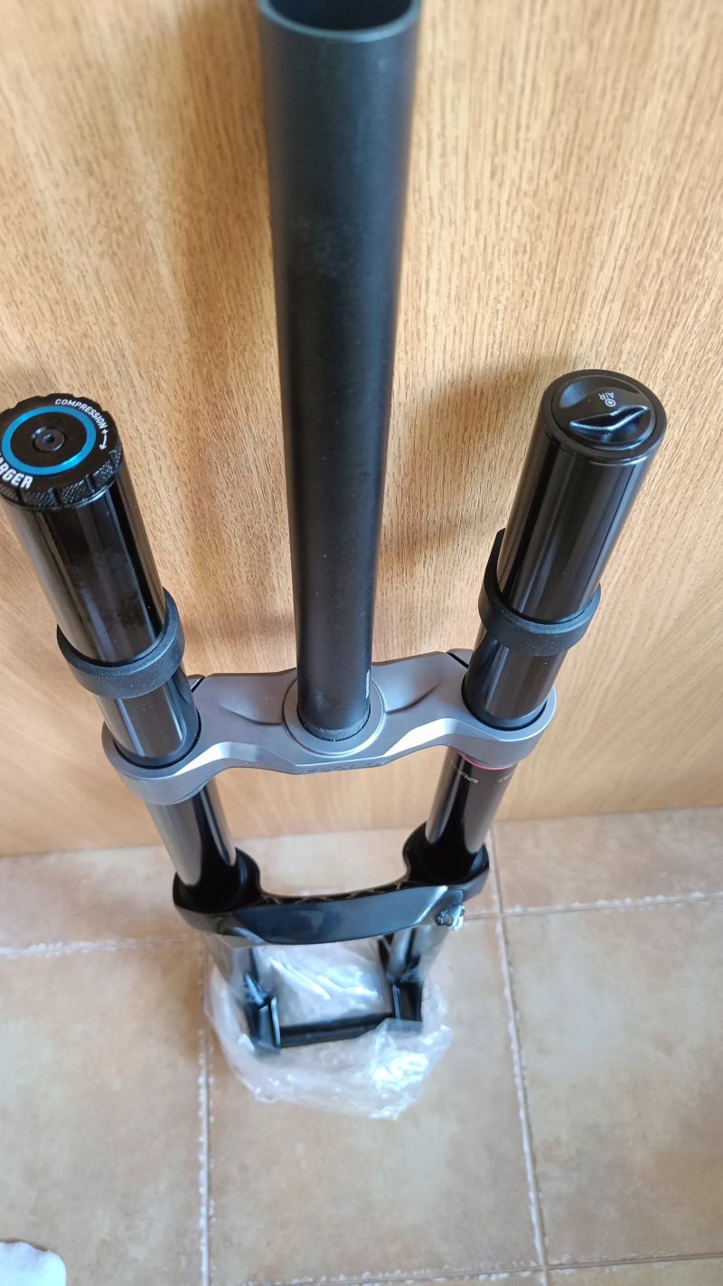 Nový Rock Shox Boxxer Select Charger 29"