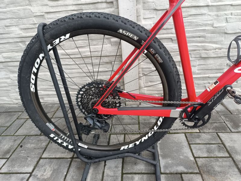 Canyon exceed cf7 karbonová kola reynolds 