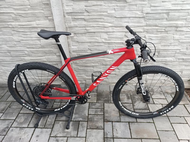 Canyon exceed cf7 karbonová kola reynolds 