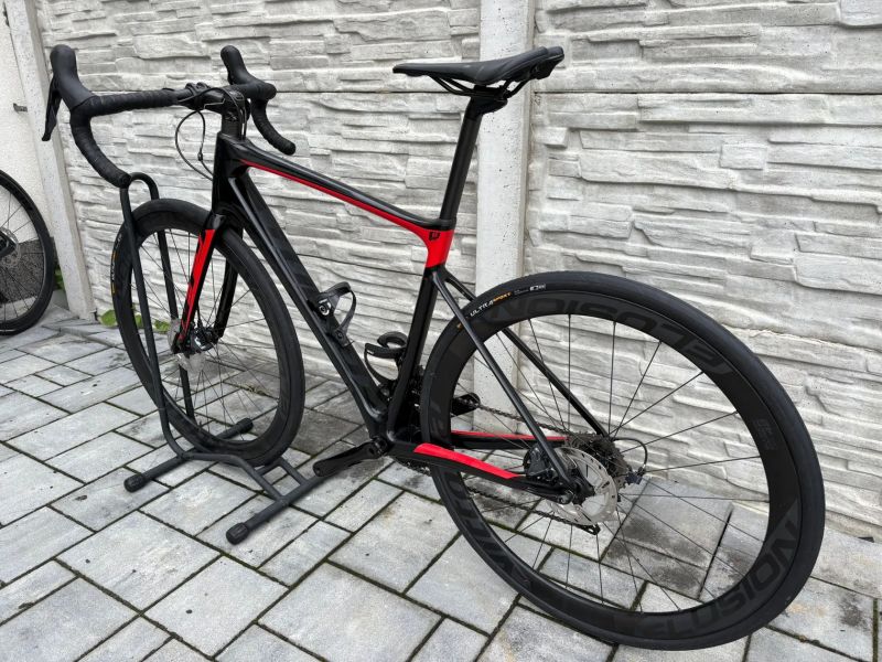 Giant defy - karbonová kola vittoria