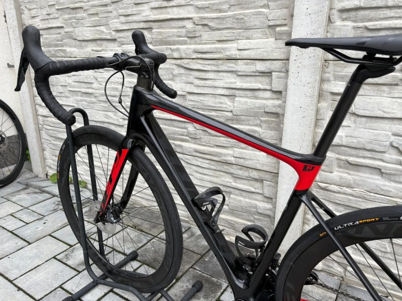 Giant defy - karbonová kola vittoria