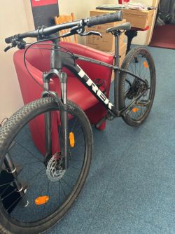 Trek X-Caliber 8 – horské kolo (M/L, 29") 