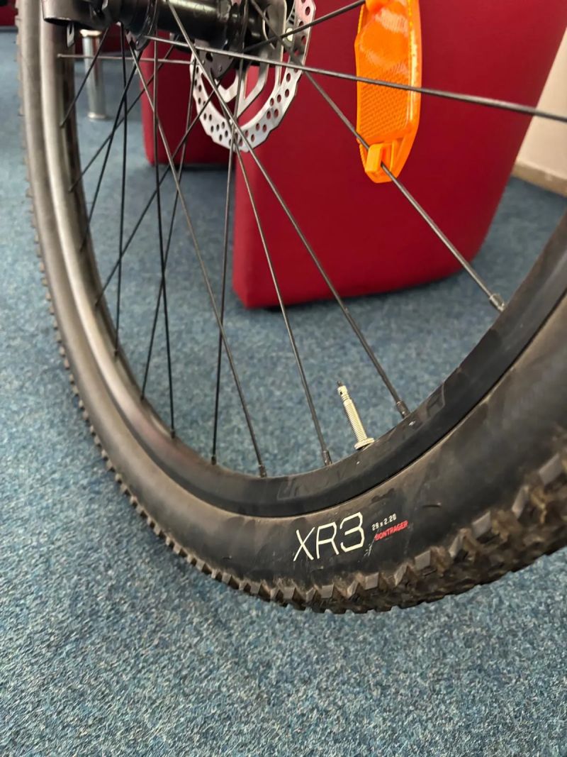 Trek X-Caliber 8 – horské kolo (M/L, 29") 