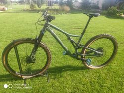 Horské kolo Specialized Stumpjumper Comp Alloy 2023 v atraktivní zelené barvě