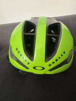 Oakley Aro 5 Neon vel L. 58-60cm Mips