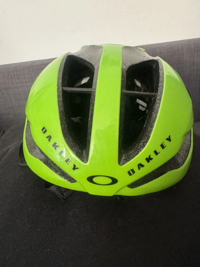 Oakley Aro 5 Neon vel L. 58-60cm Mips