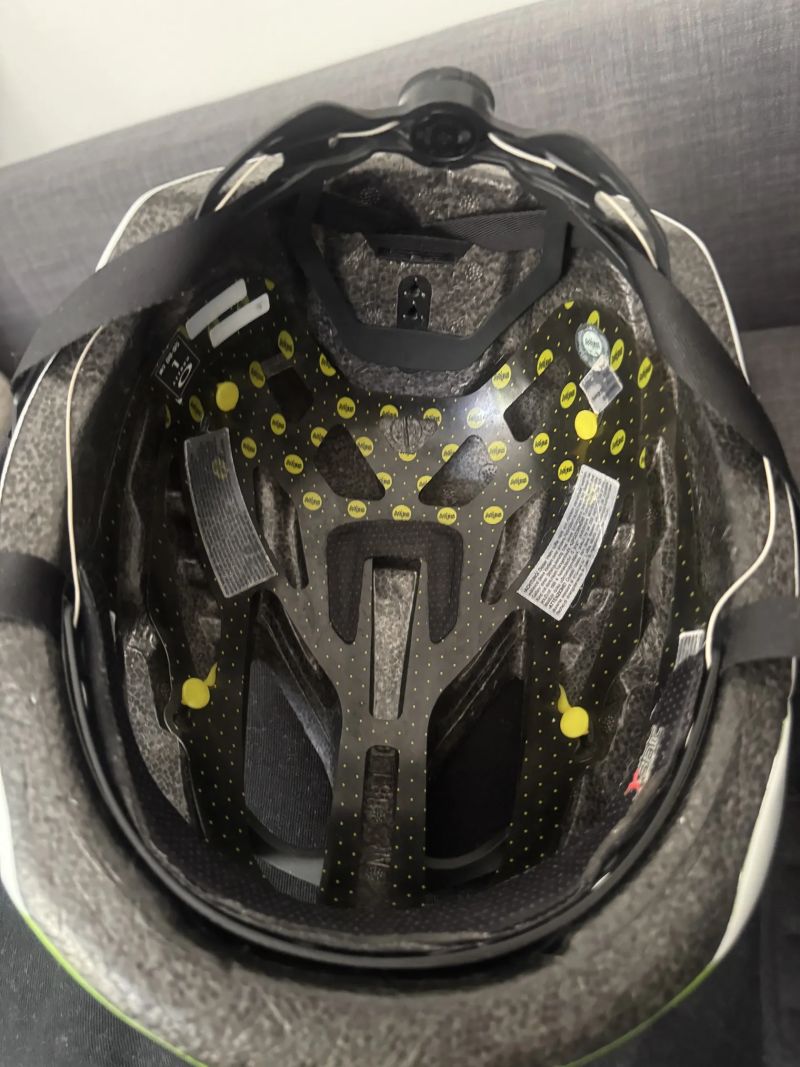 Oakley Aro 5 Neon vel L. 58-60cm Mips