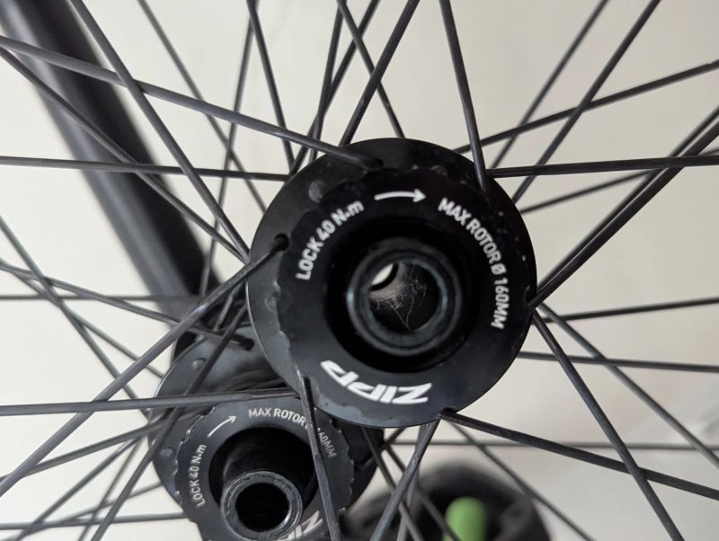 ZIPP 303S - XD ořech