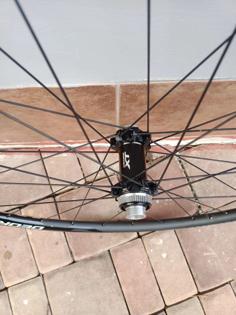 Zapletená MTB kola Shimano XT M8100