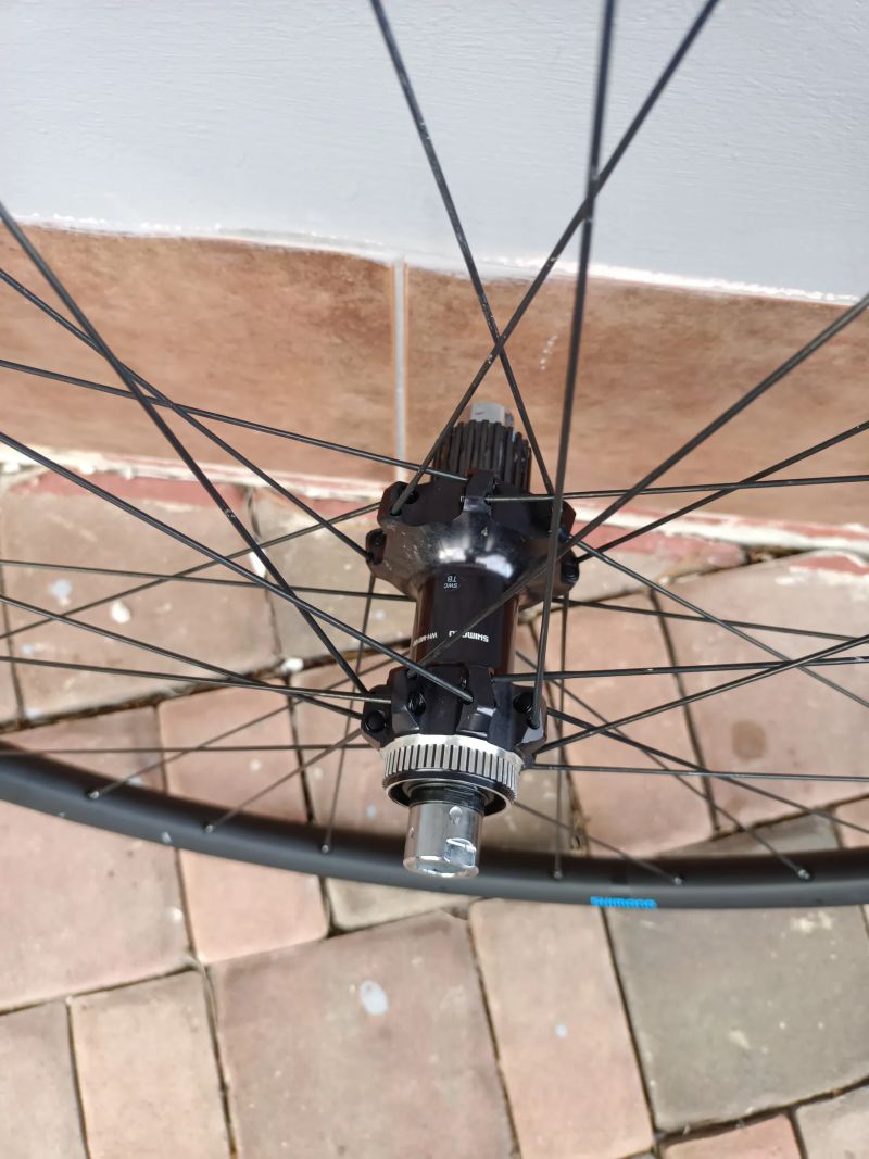 Zapletená MTB kola Shimano XT M8100