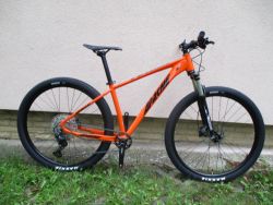 Nové 29" kolo Apache Tuwan 17", vzduch. vidlice Suntour Raidon, Shimano Deore1x1, pevná osa