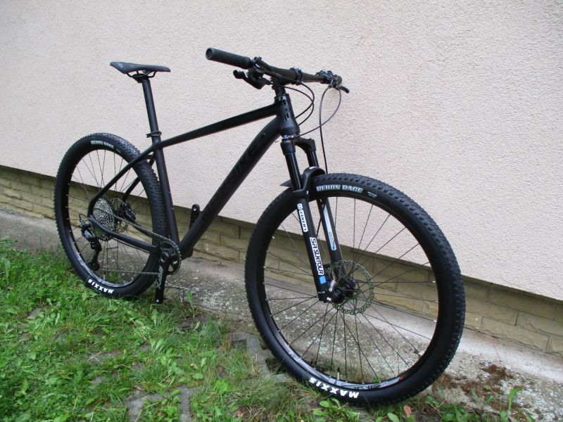 Nové 29" kolo na rámu Maxbike M909 19", SLX 1x12, vzduch. vidlice Suntour Axon, pevné osy